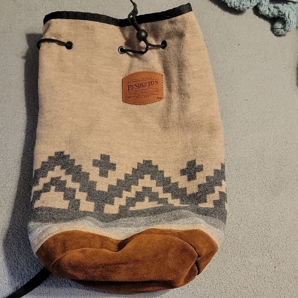 Pendleton Beige And Gray Patterned Bag - image 1